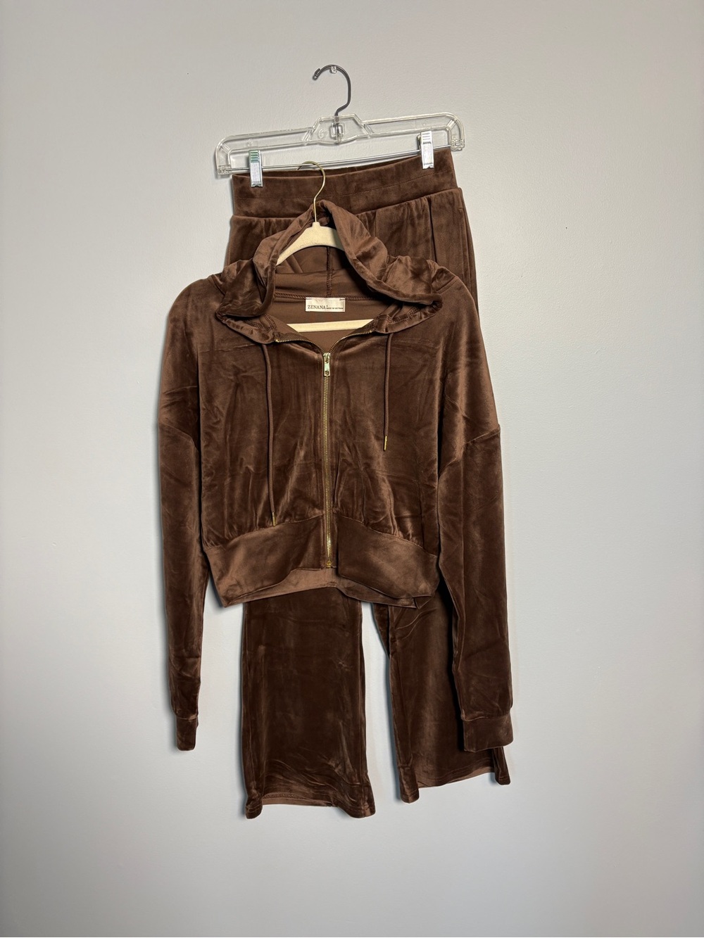 NWOT Zenana Outfitters Brown Velour Zip-Up Jacket